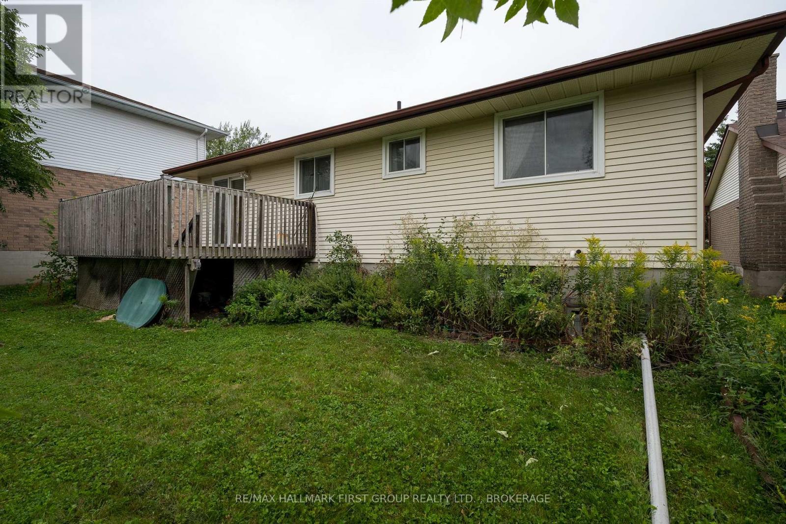 101 CASCADE BOULEVARD - Image 32