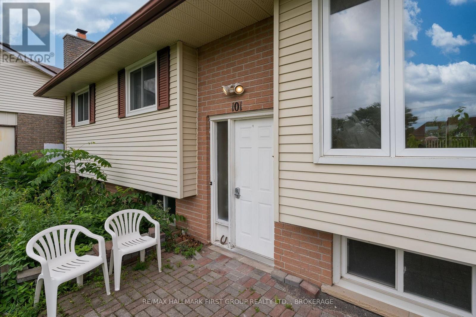 101 CASCADE BOULEVARD - 4