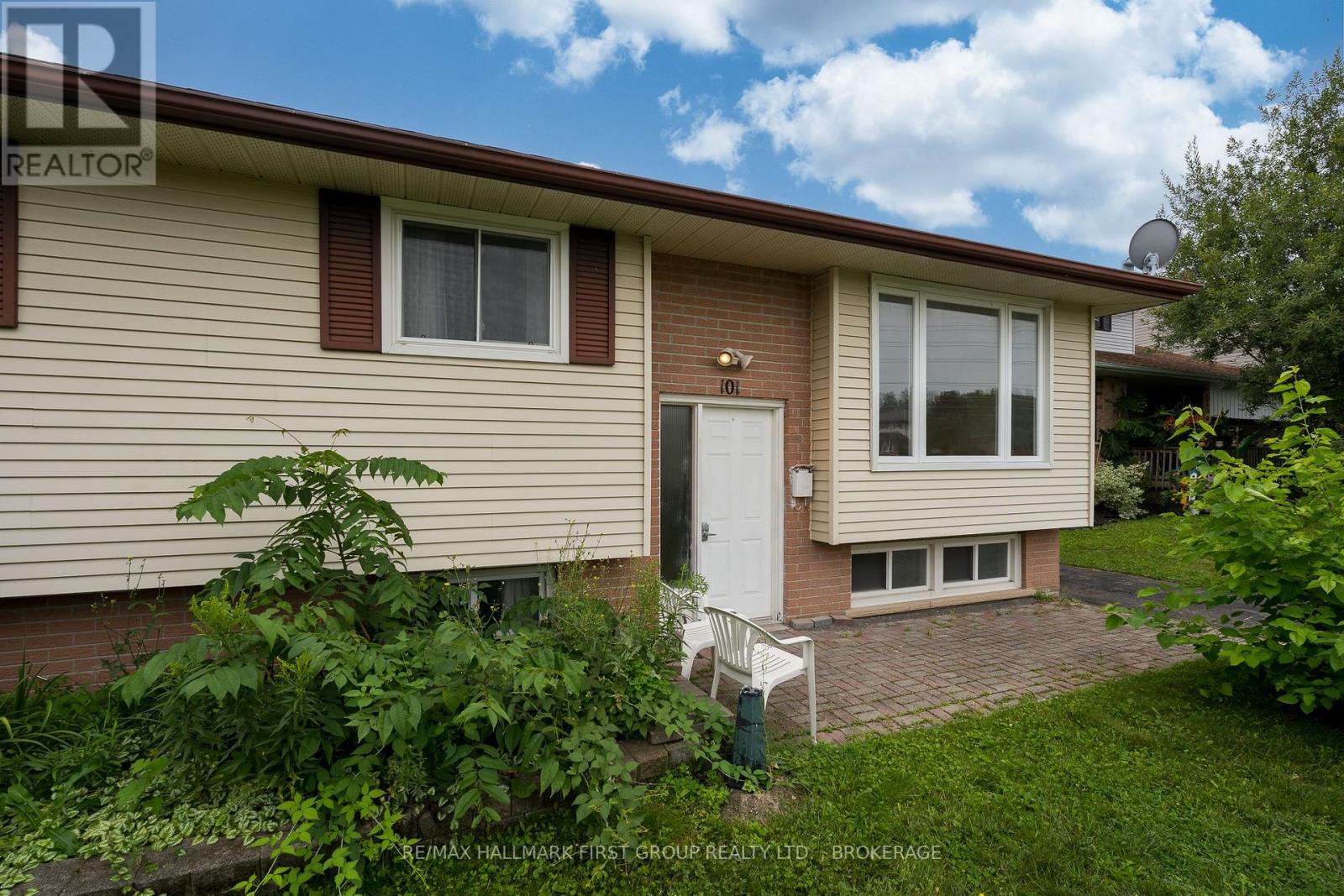 101 CASCADE BOULEVARD - 5