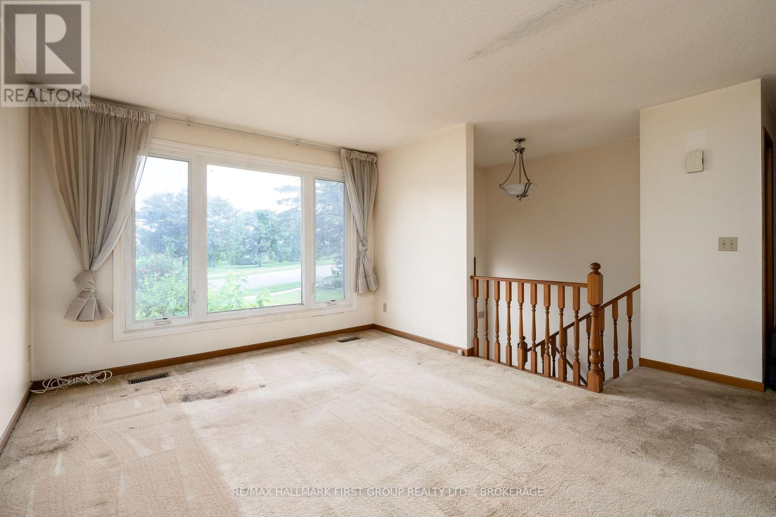 101 CASCADE BOULEVARD - 7