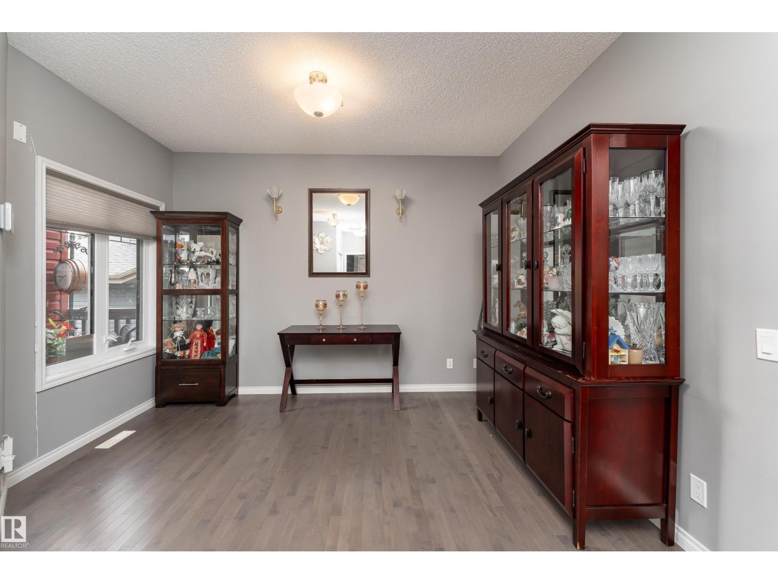 2055 Redtail Cm NW photo 4 — MLS® E4505270