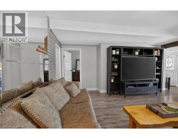 Living room - 220 Paling Avenue, Hamilton, ON L8H5J7 Photo 11