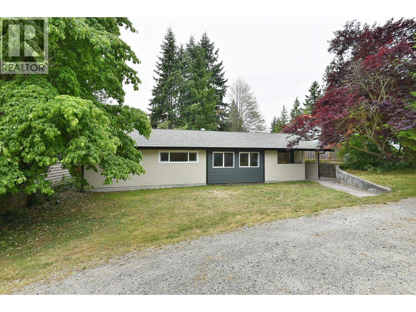 5787 EBBTIDE STREET, Sechelt