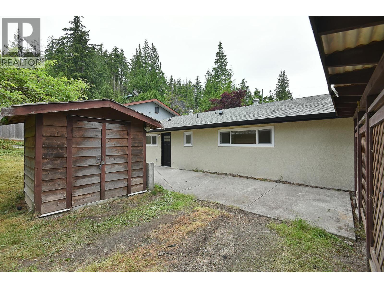 5787 EBBTIDE STREET, Sechelt