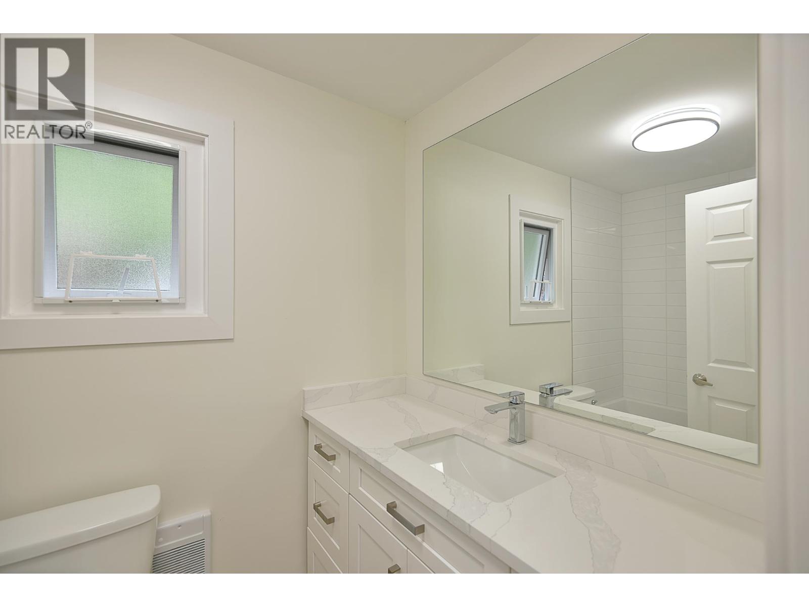5787 EBBTIDE STREET, Sechelt