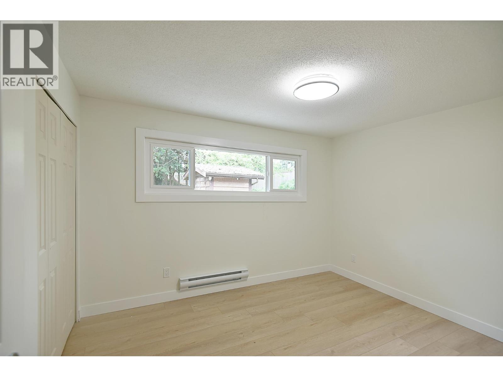 5787 EBBTIDE STREET, Sechelt