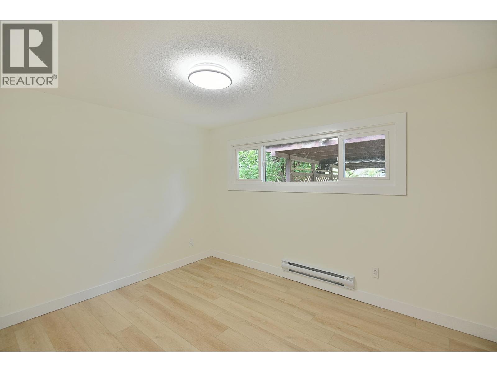 5787 EBBTIDE STREET, Sechelt
