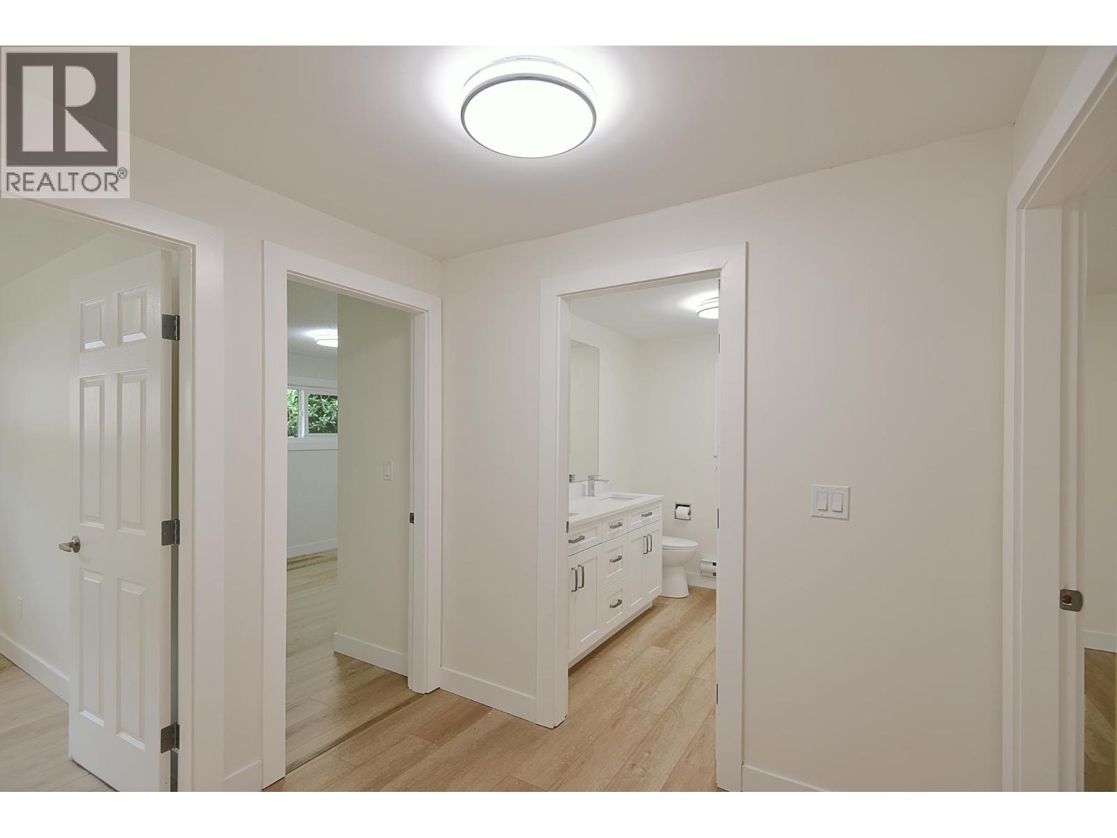5787 EBBTIDE STREET, Sechelt