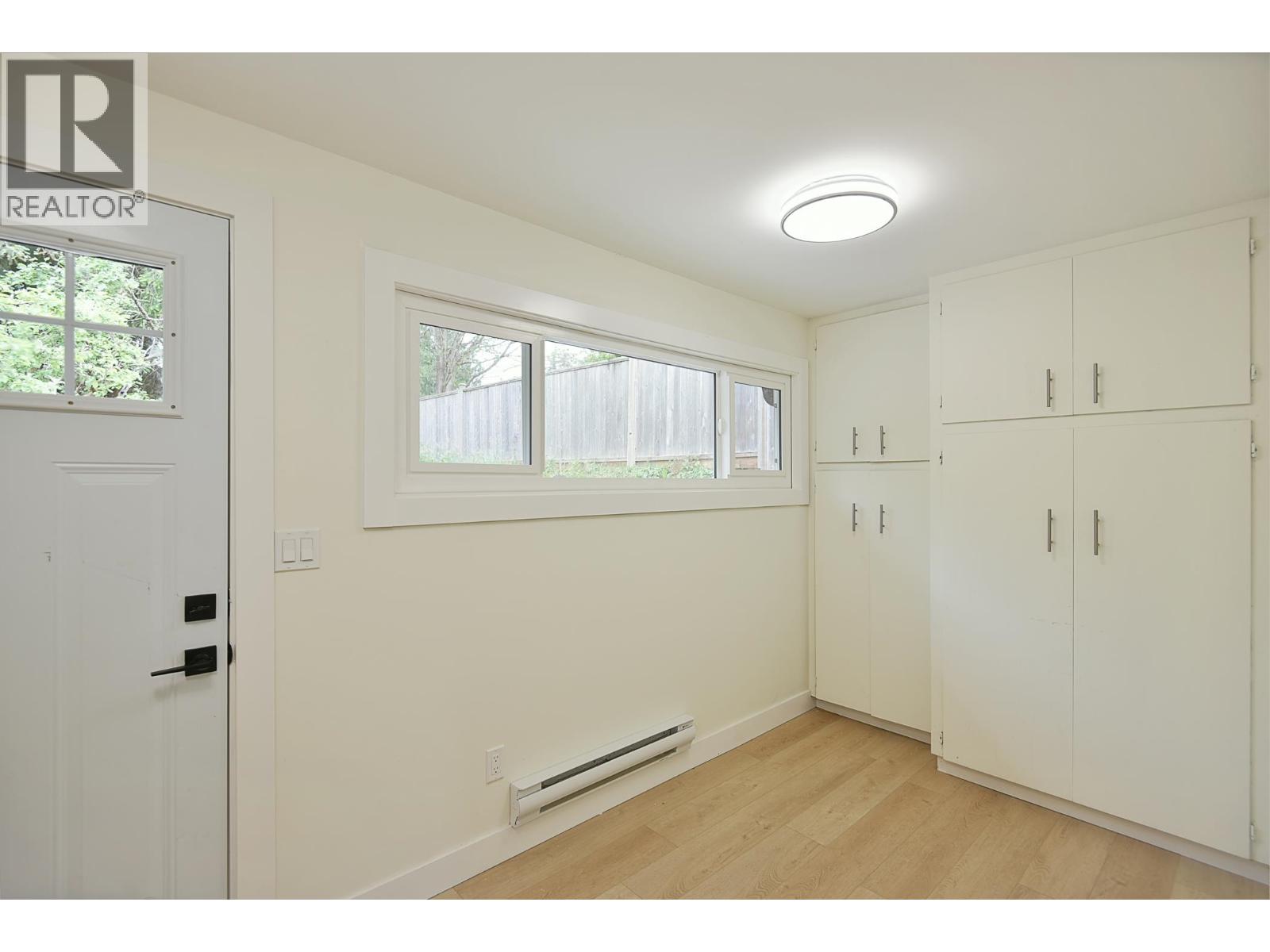 5787 EBBTIDE STREET, Sechelt