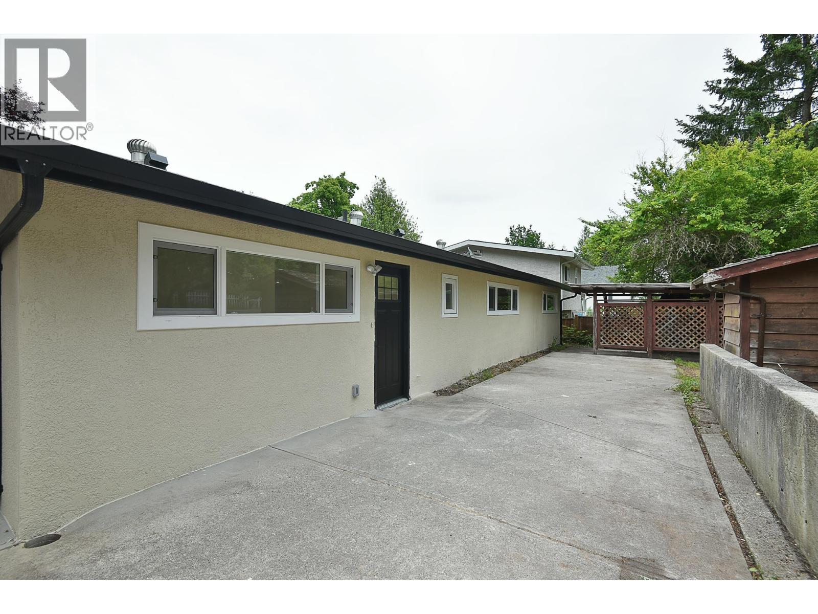 5787 EBBTIDE STREET, Sechelt