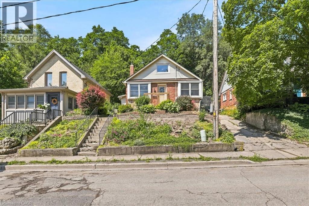 22 RAMORE Street - 32