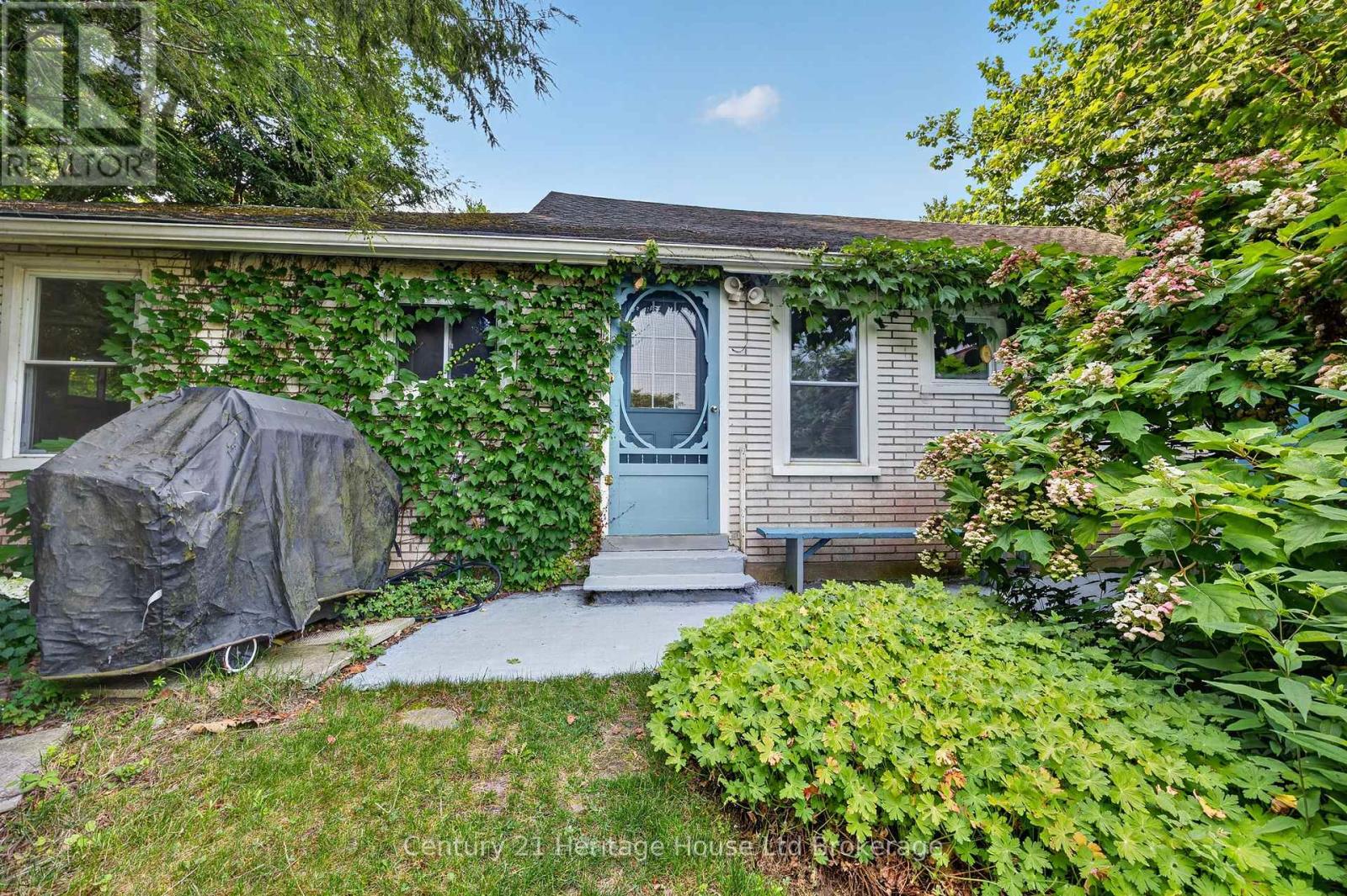 55728 MAPLE GROVE LINE - Image 15
