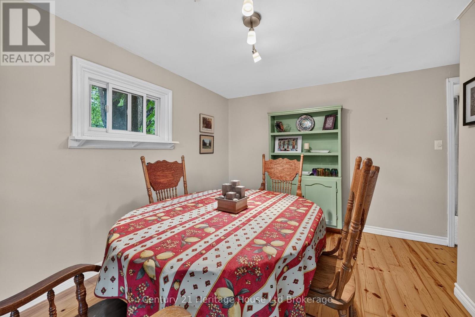 55728 MAPLE GROVE LINE - Image 31