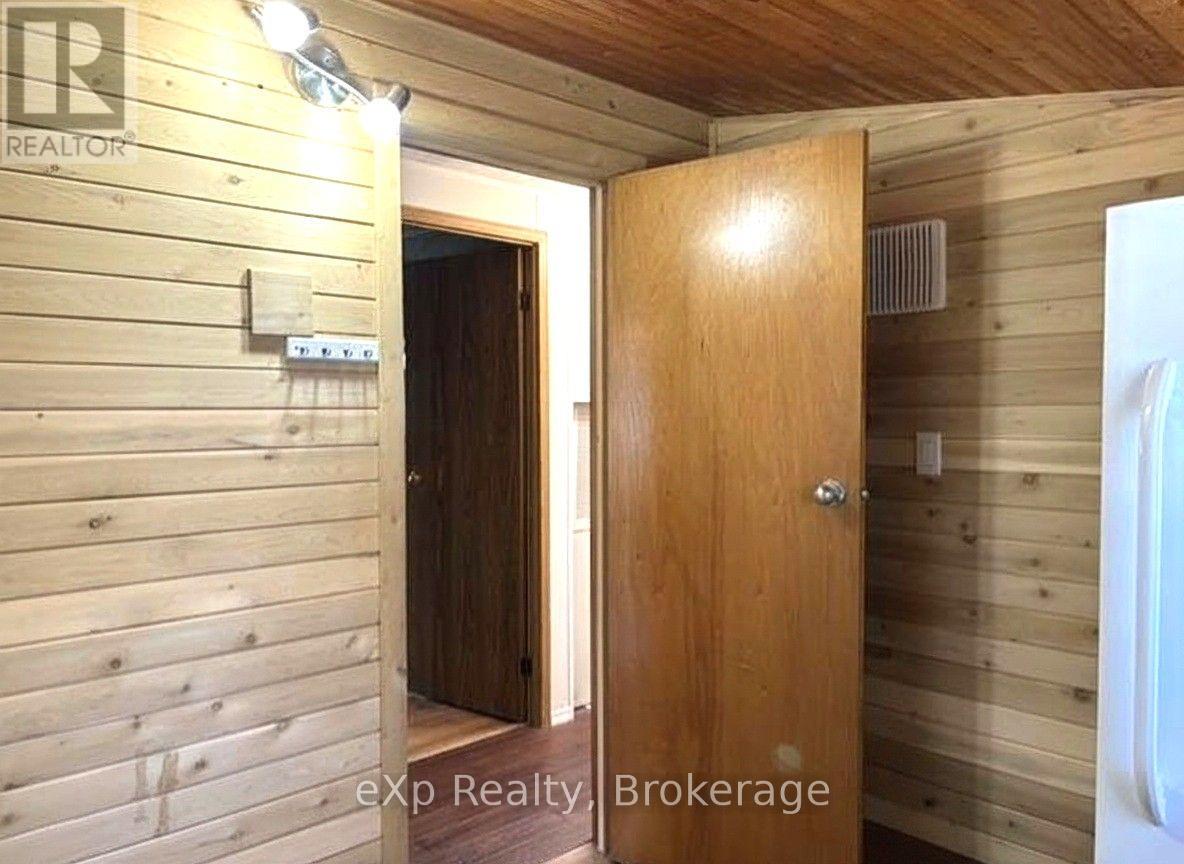 #4 230 4 CONCESSION - Image 17