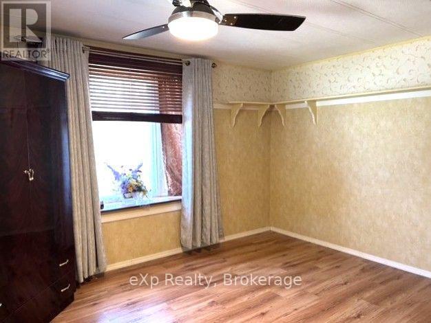 #4 230 4 CONCESSION - Image 25