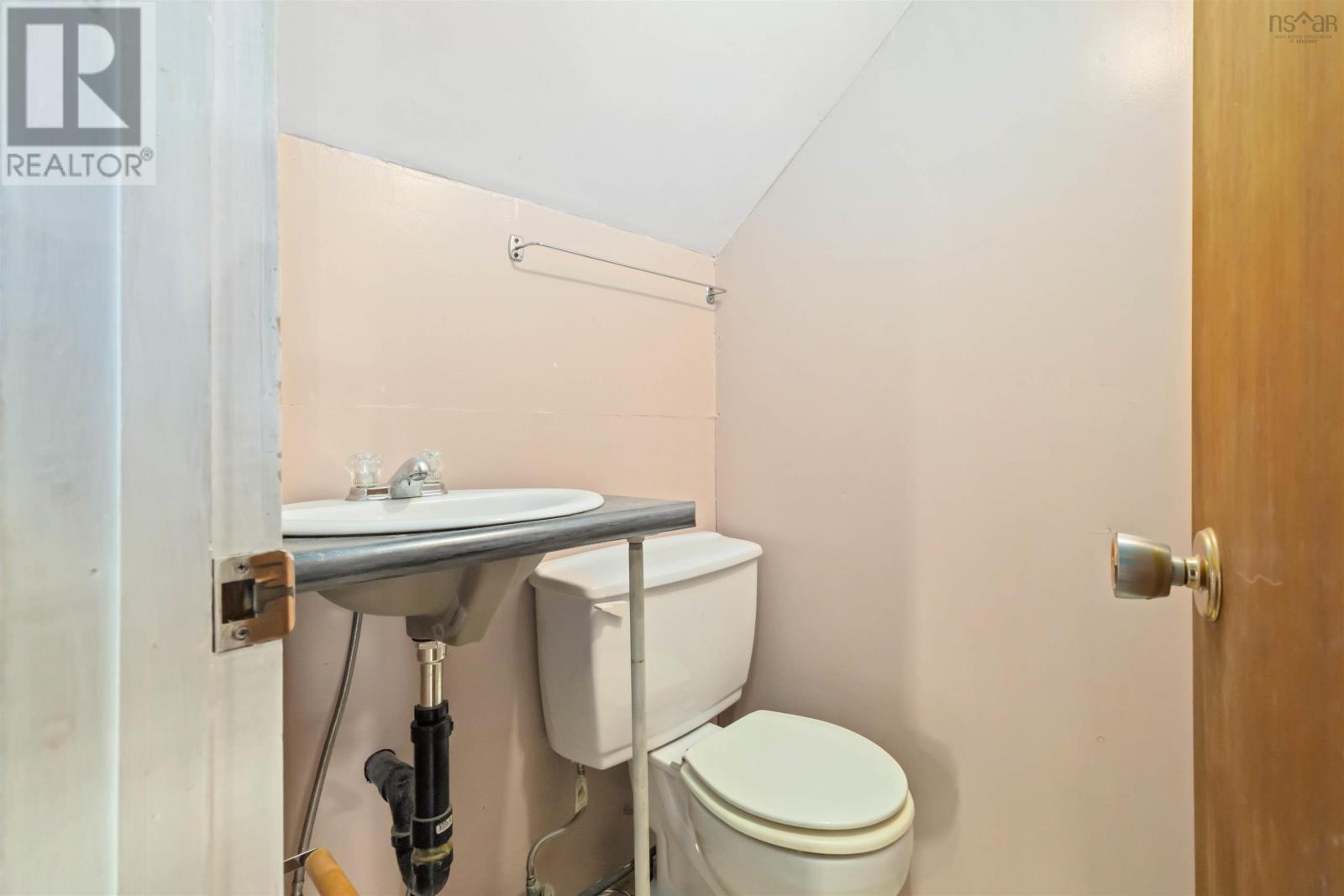 Property 38 of 50 of 67 Croft Avenue