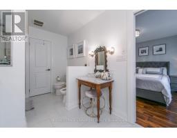 15 Battenberg Avenue, Toronto, ON M4L1J7 Photo 14