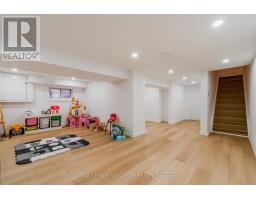 15 Battenberg Avenue, Toronto, ON M4L1J7 Photo 17
