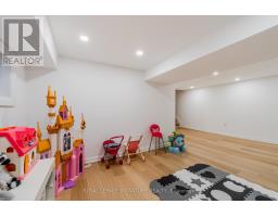 15 Battenberg Avenue, Toronto, ON M4L1J7 Photo 19