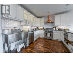 15 Battenberg Avenue, Toronto, ON M4L1J7 Photo 8