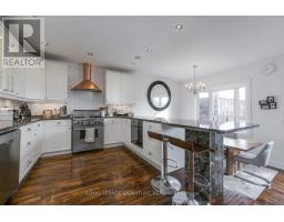 15 Battenberg Avenue, Toronto, ON M4L1J7 Photo 9