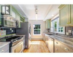 15 Sherwood Court, photo 3