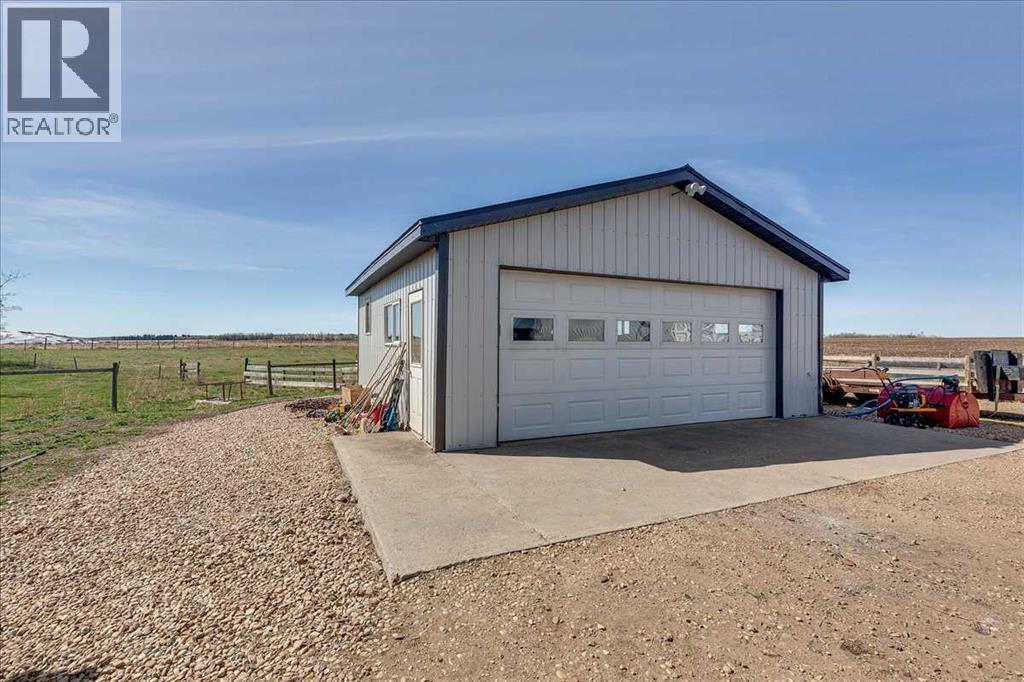 Listing photo – 24219 413 Township, Rural Lacombe County