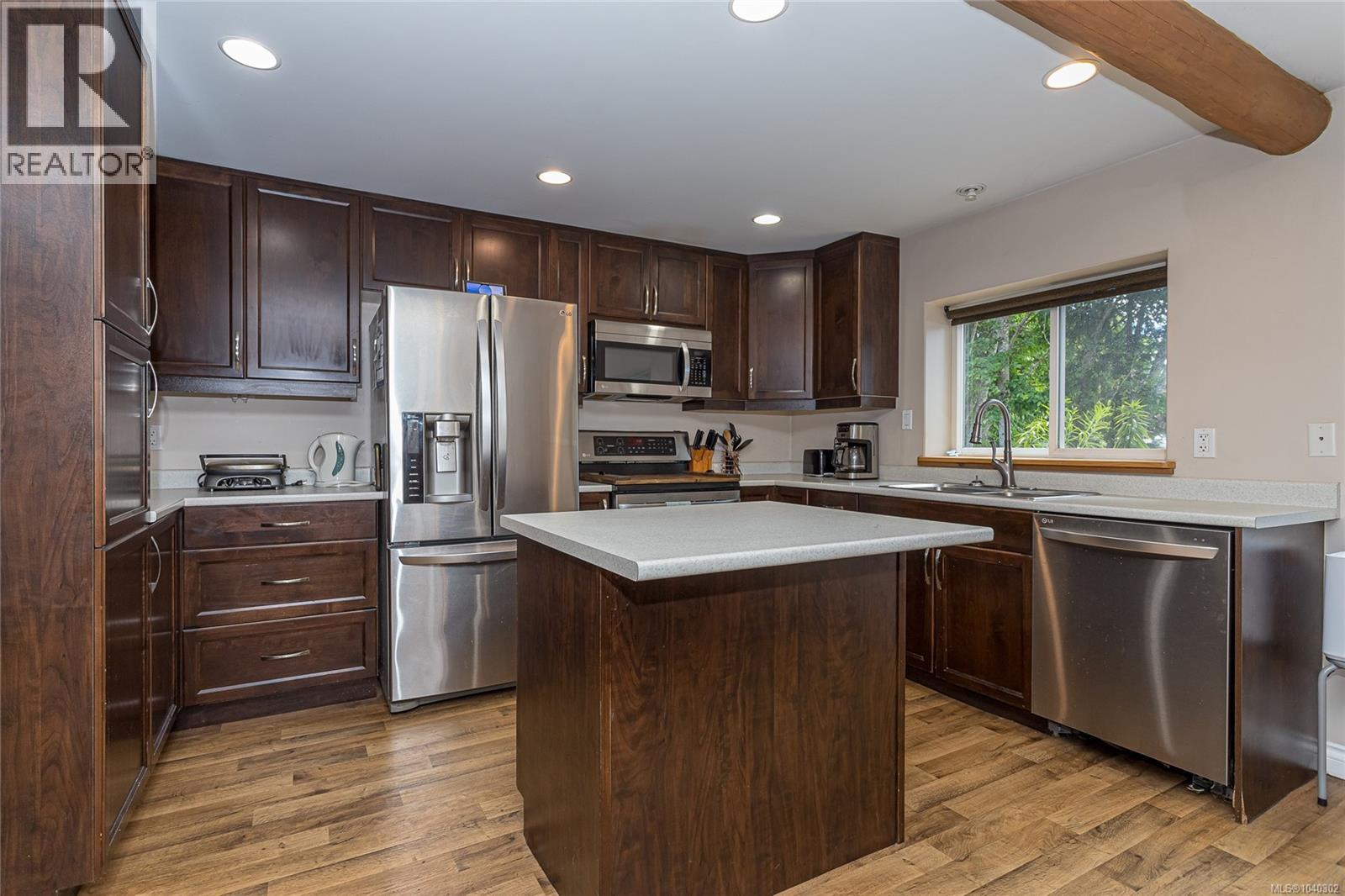 70 Islewood Dr, Bowser