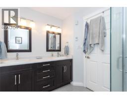Kitchen - 70 Islewood Dr, Bowser, BC V0R1G0 Photo 11