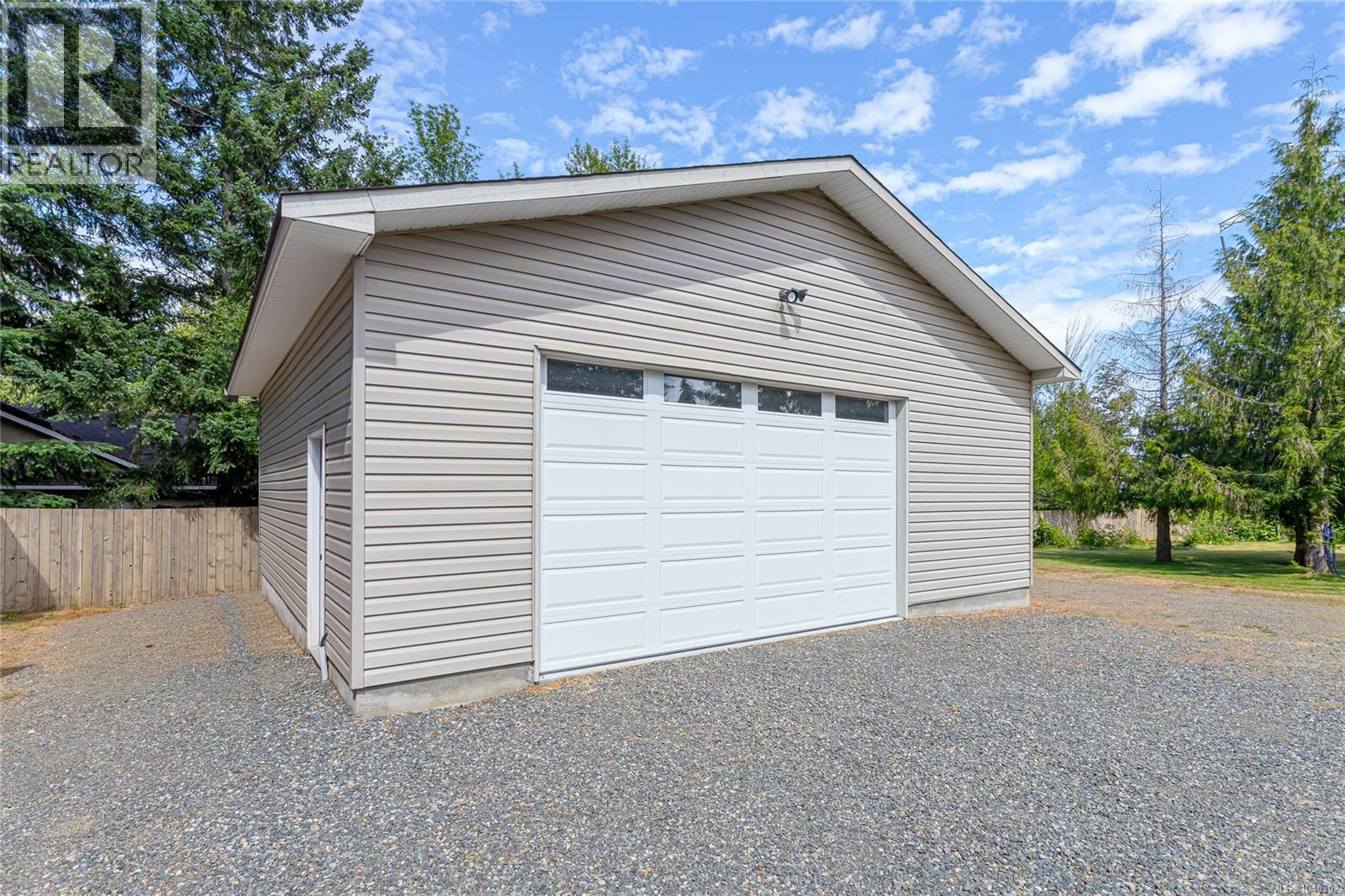 70 Islewood Dr, Bowser