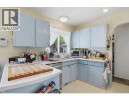 4pc Bathroom - 284 Arrowstone Drive, Kamloops, BC V2C1P7 Photo 7