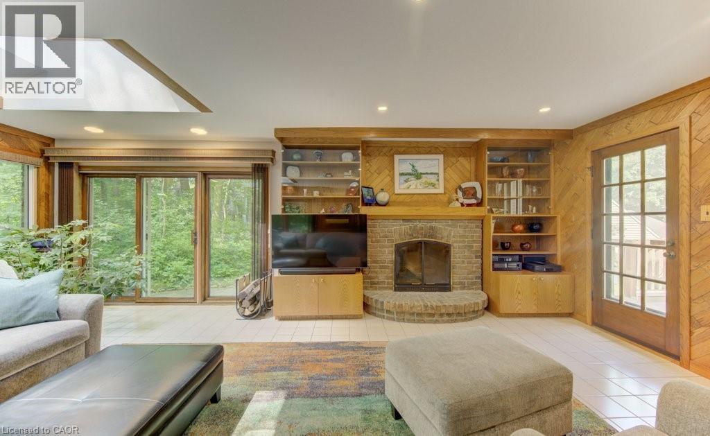 318 SHAKESPEARE Place - Image 23