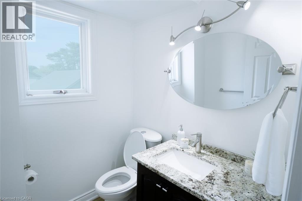 172 HIGHLAND Road W - 10