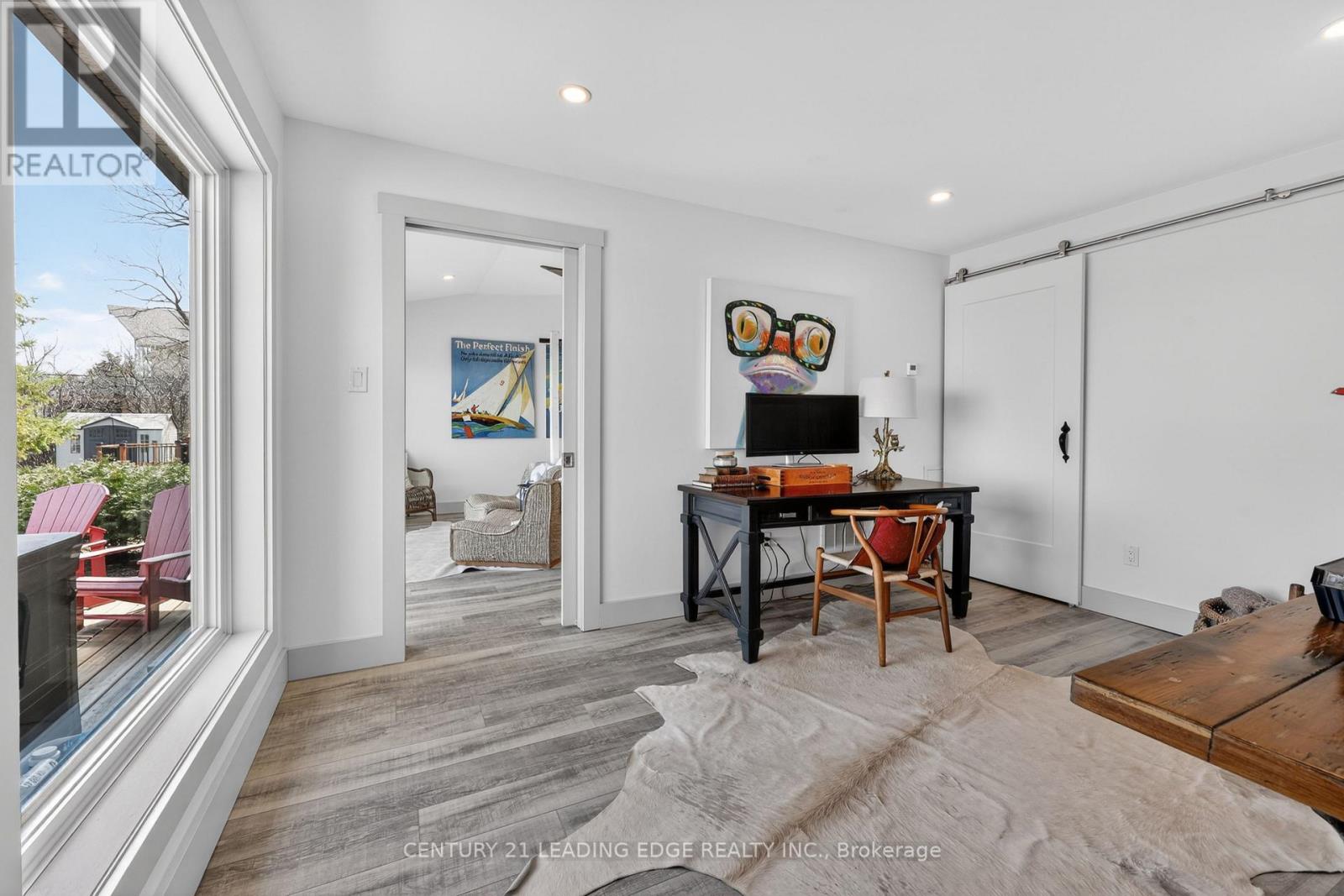 29 ST. CLAIR STREET - 20