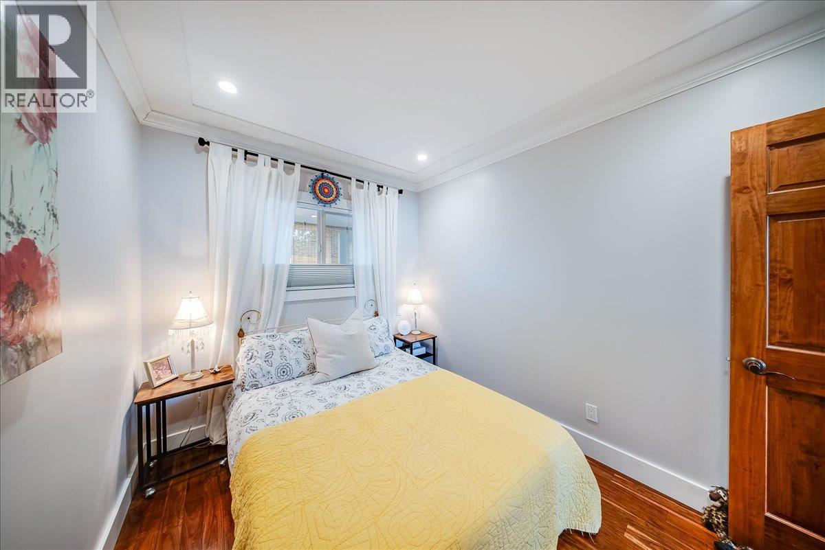 812 2nd Street - 18