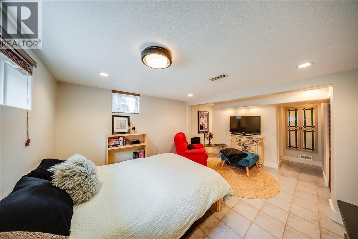 812 2nd Street, Castlegar