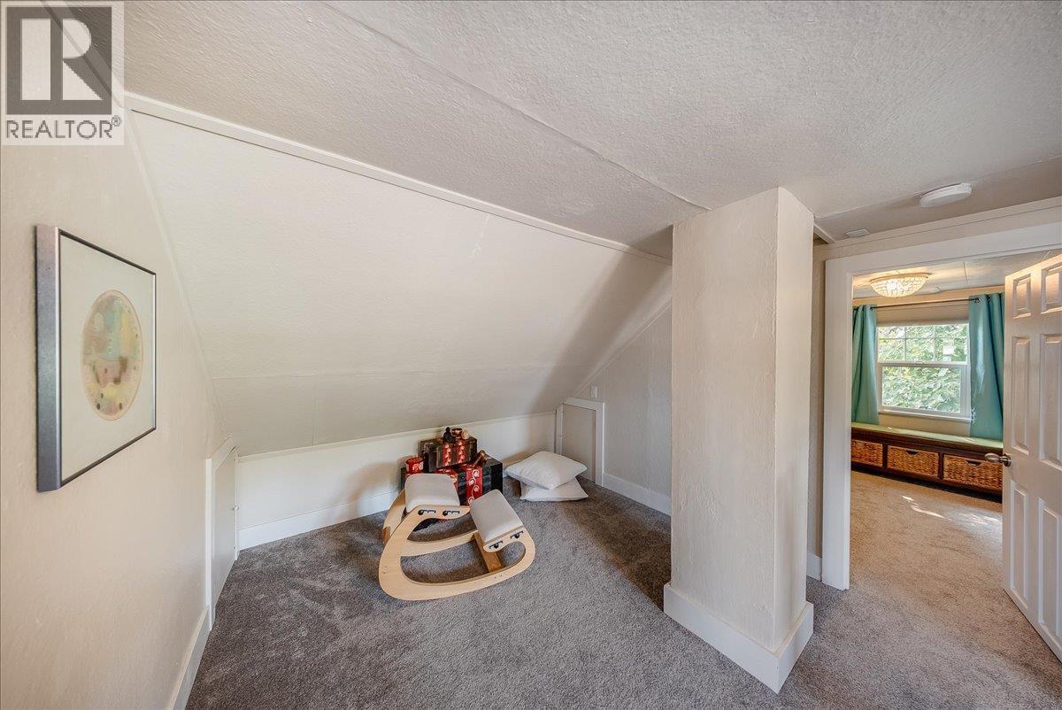 812 2nd Street, Castlegar