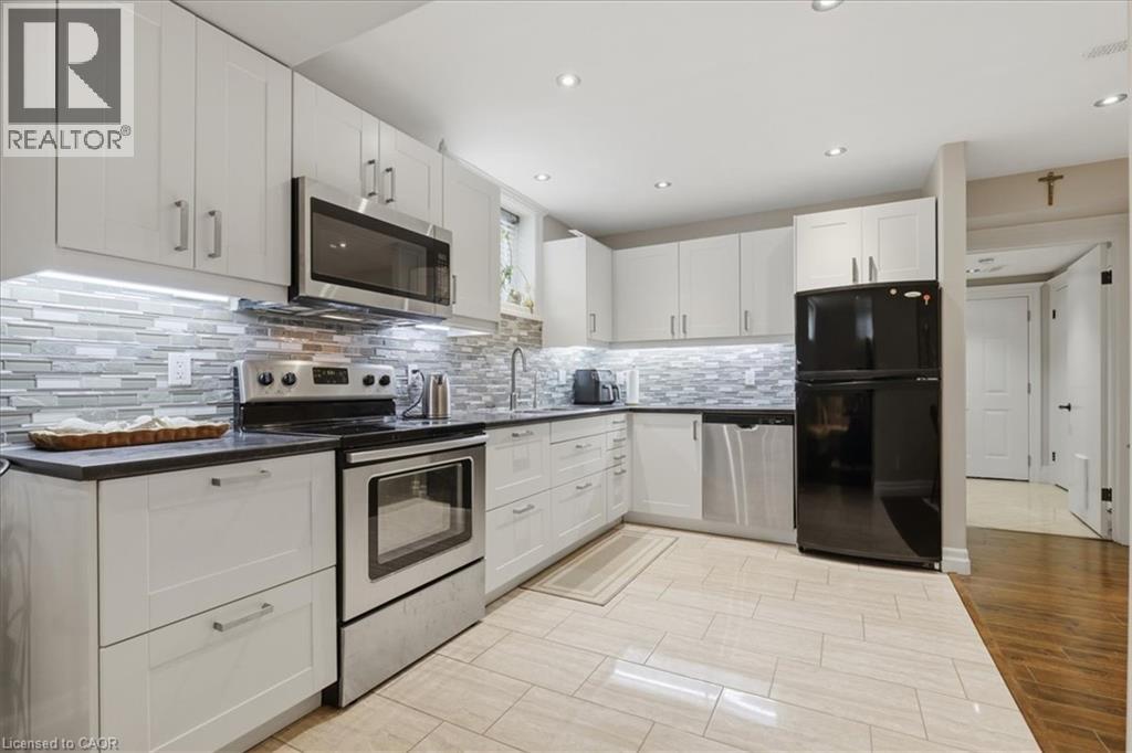 2371 SNYDERS Road E - Image 30