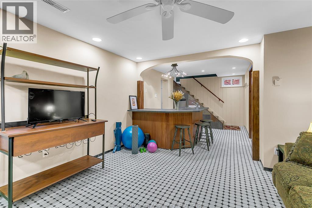 2275 VICTORIA AVENUE - Image 27