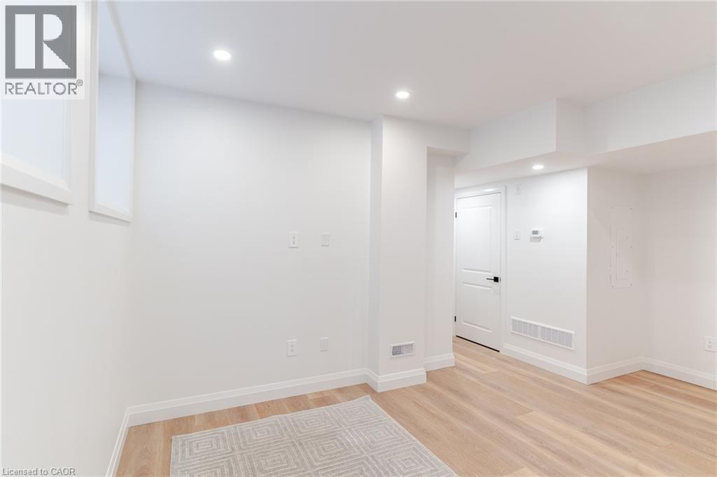 220 HEIMAN Street Unit# 4 — photo 2