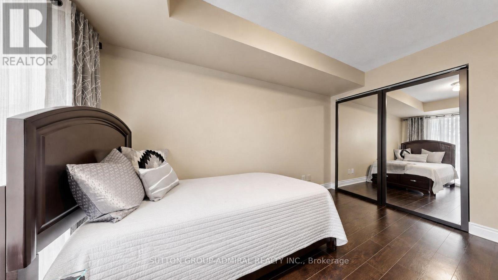 #210 39 GALLERIA PARKWAY - 29