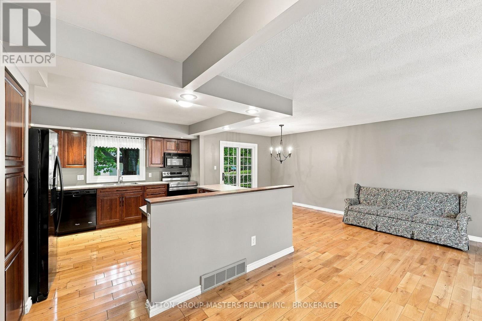 795 SAFARI DRIVE - Image 13