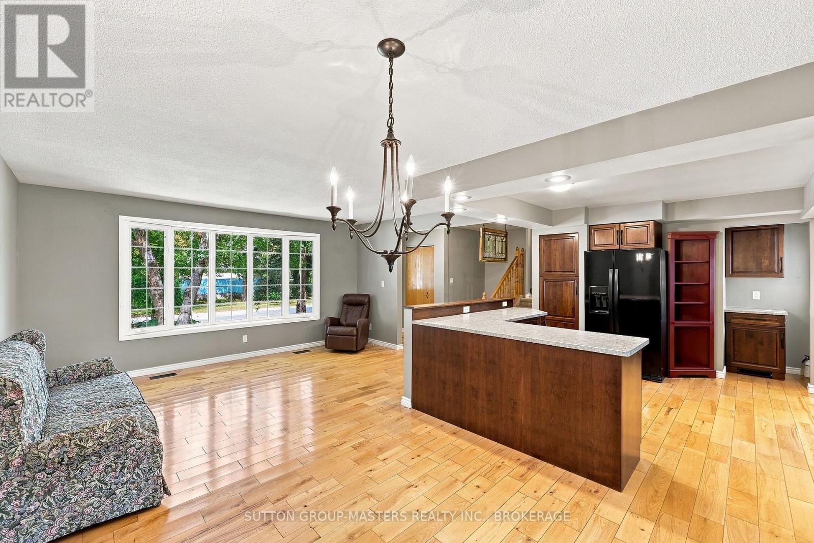 795 SAFARI DRIVE - Image 17