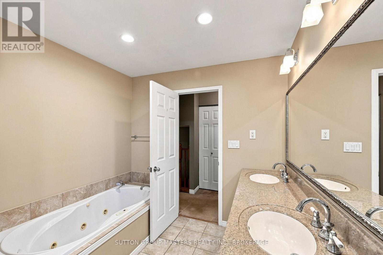 795 SAFARI DRIVE - Image 25