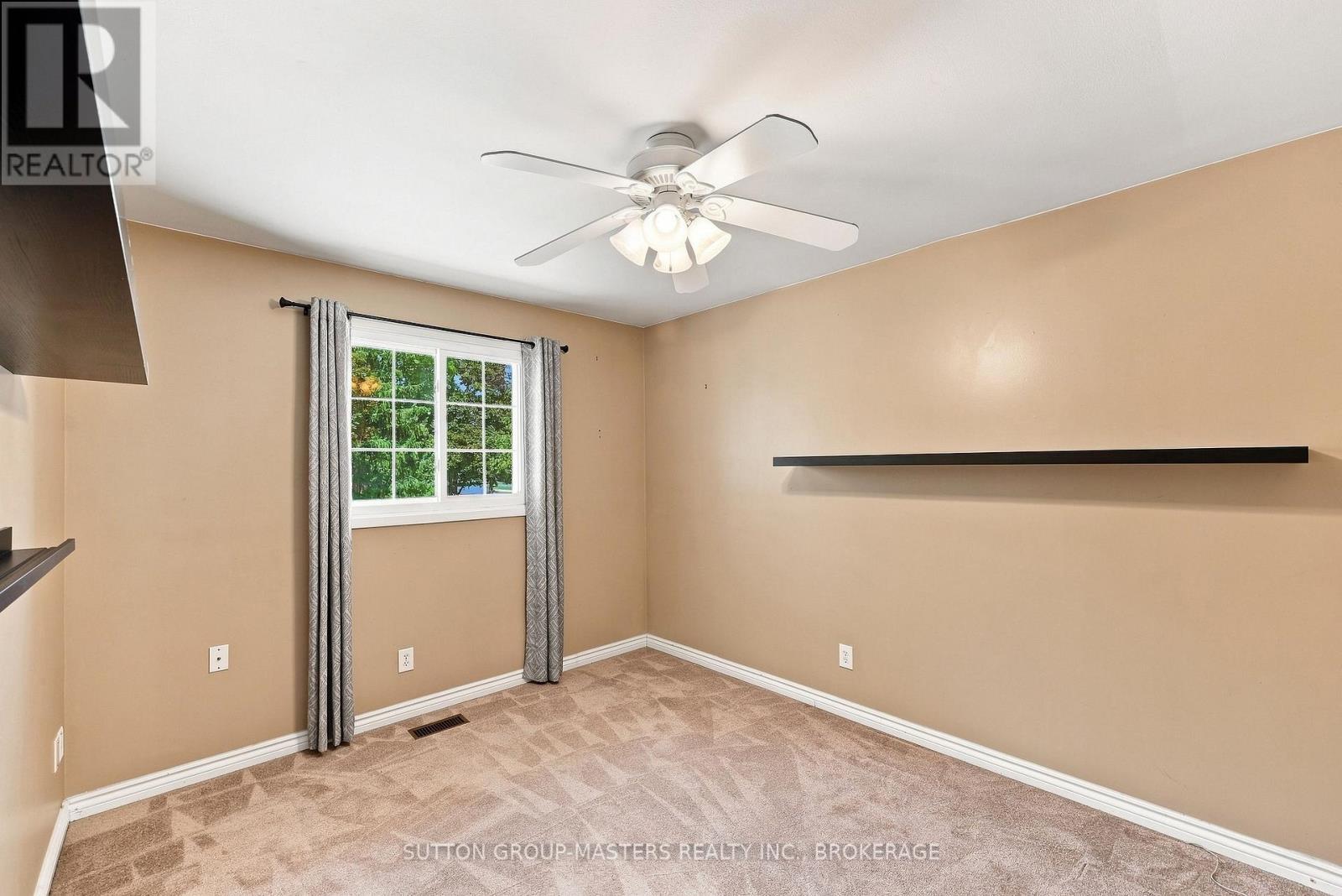 795 SAFARI DRIVE - Image 32