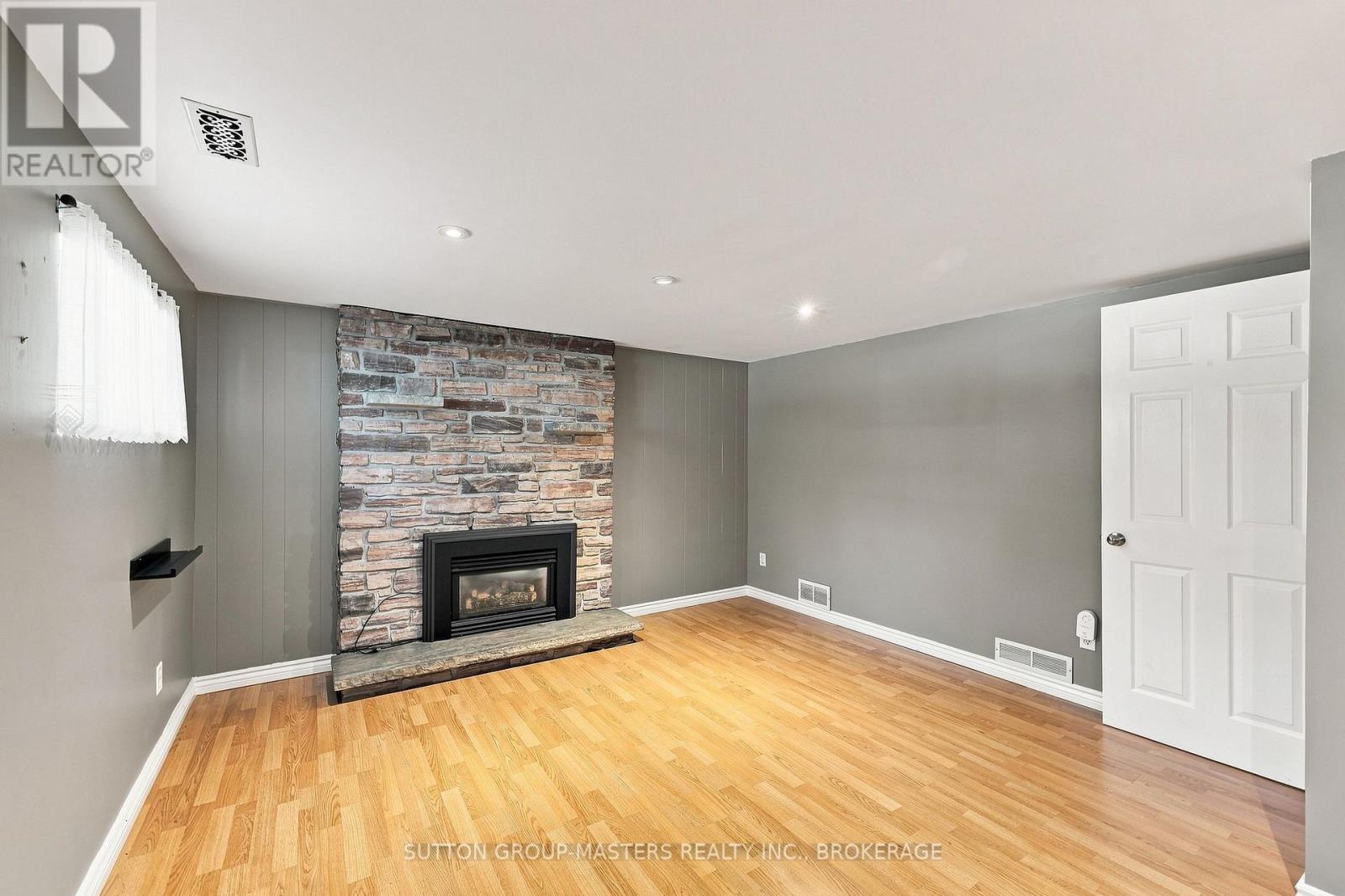 795 SAFARI DRIVE - Image 35