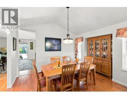 Kitchen - 6055 Brickyard Rd, Nanaimo, BC V9V1K3 Photo 7