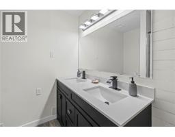 5567 Ventura Dr, Nanaimo, BC V9T5M6 Photo 14