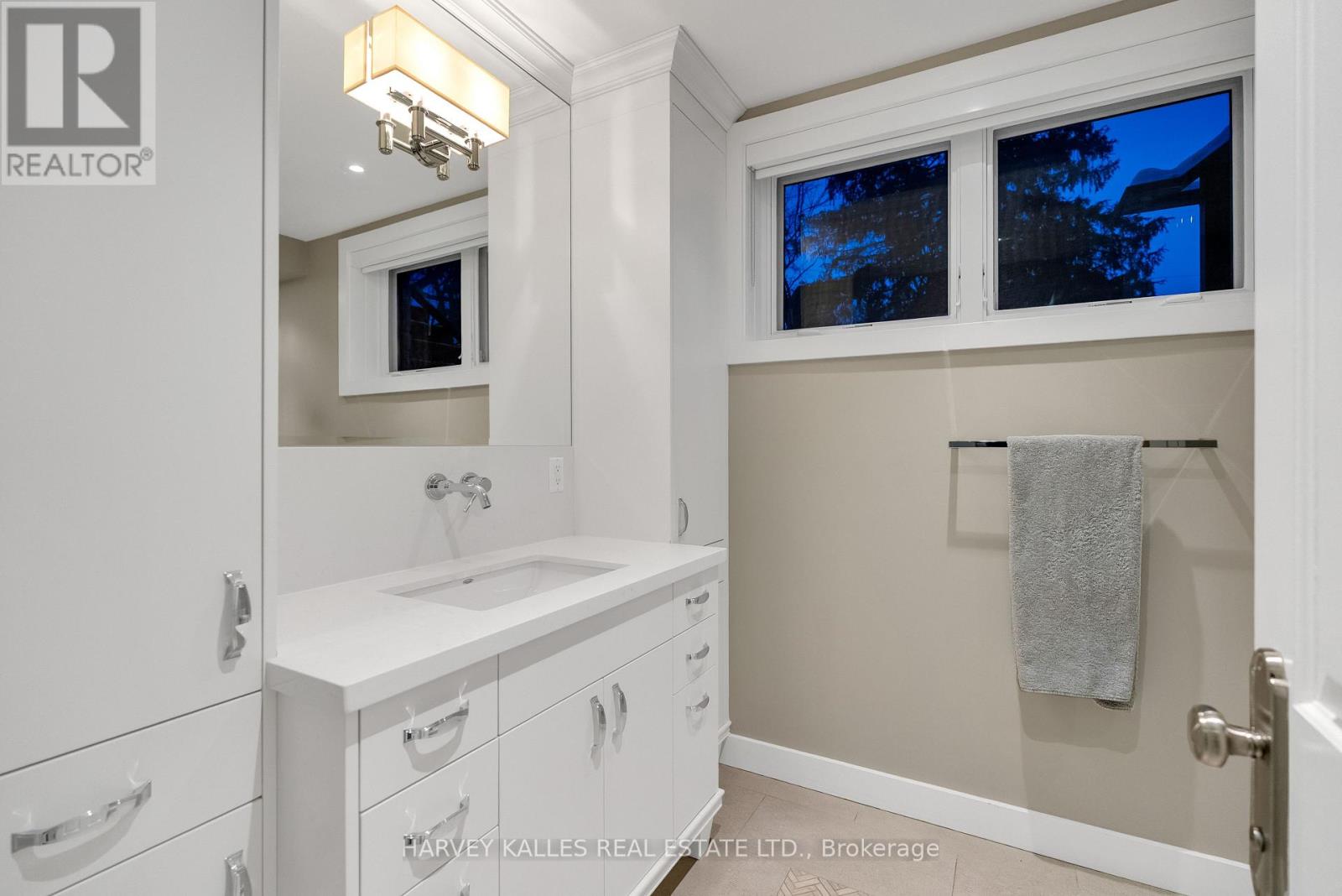 72 TEDDINGTON PARK AVENUE - Image 39