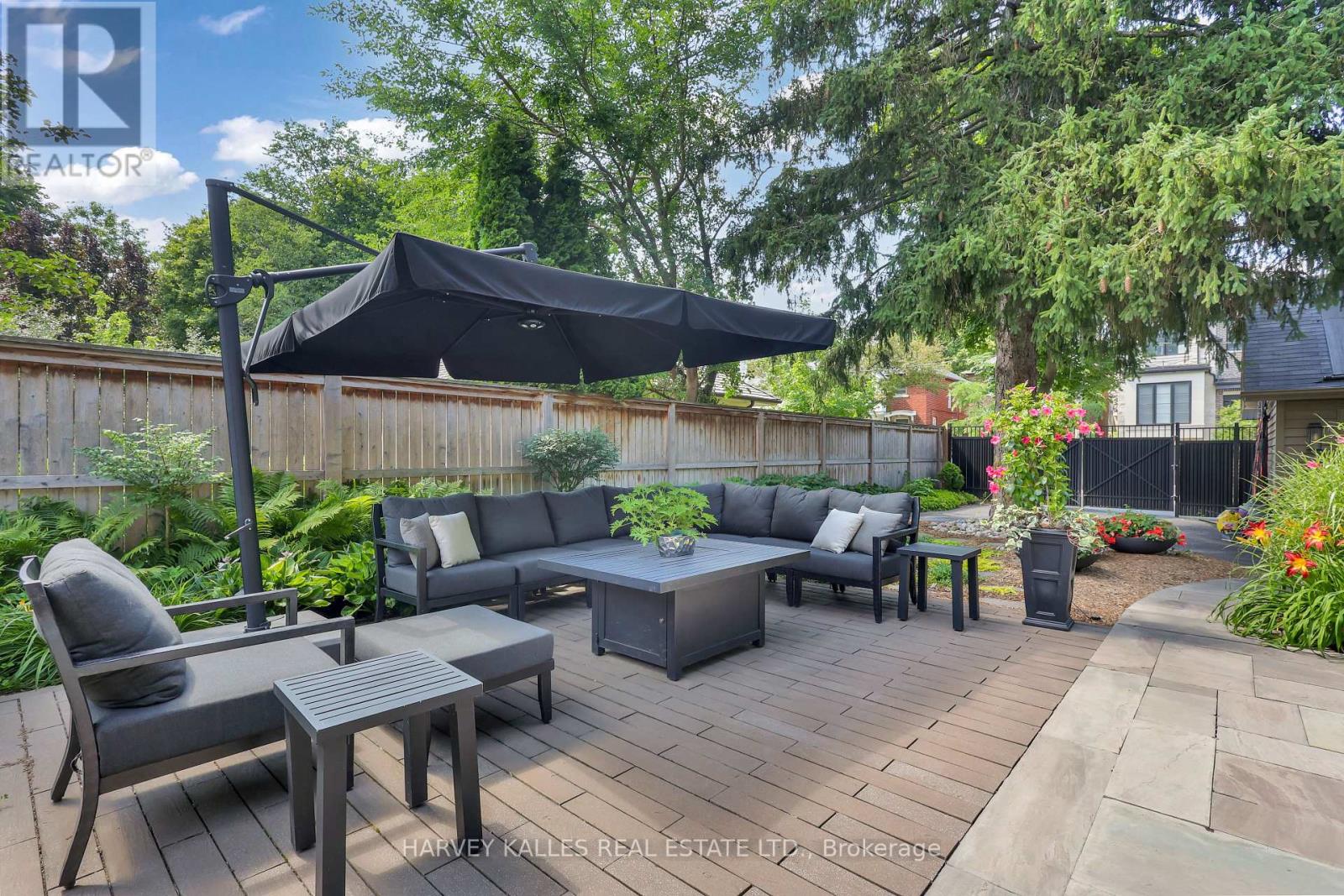 72 TEDDINGTON PARK AVENUE - Image 46